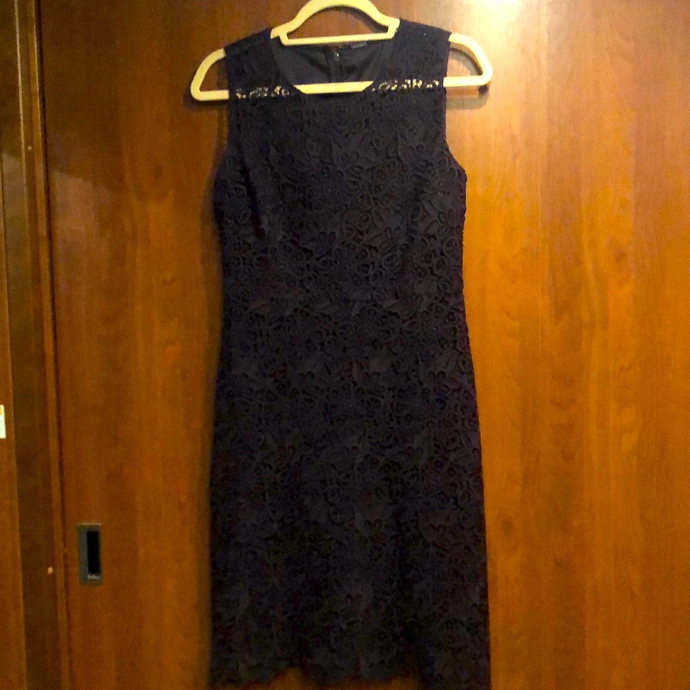 Elegant Elie Tahari lace Dress